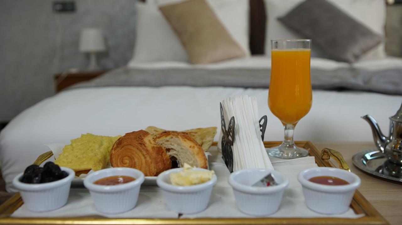 Hotel Riad Taounate Bagian luar foto